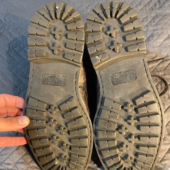 Clarks Boots - Picture 2 of 7